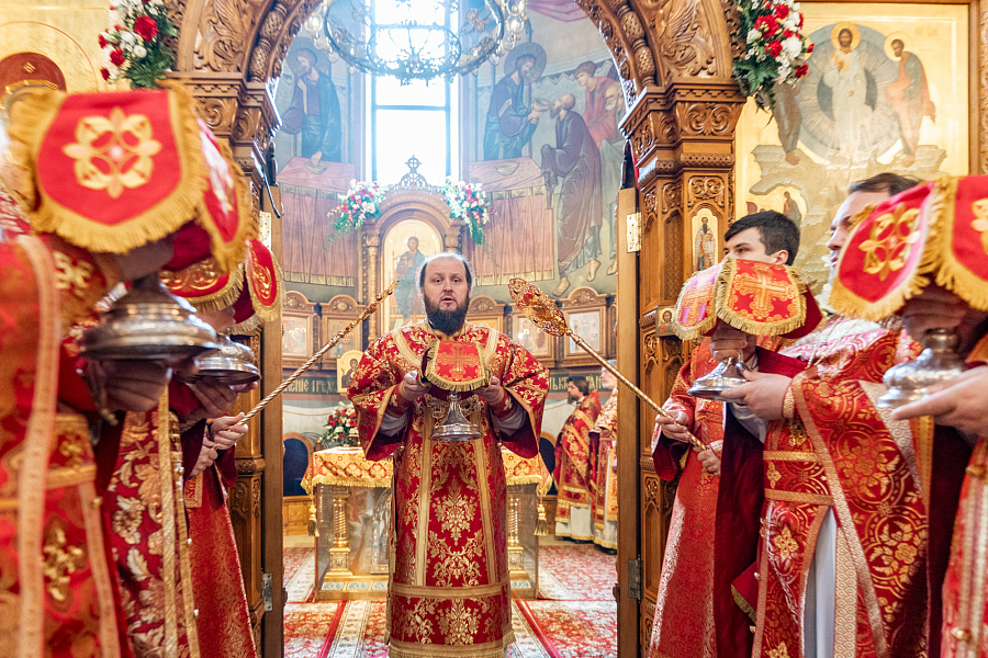 Божественная литургия в Преображенском соборе города Люберцы